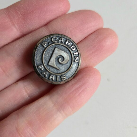 Pierre Cardin metal button. - Picture 2 of 3
